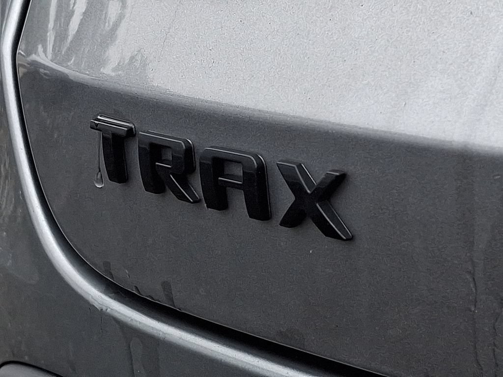 Used 2024 Chevrolet Trax RS w/ Sunroof Package FWD image 36