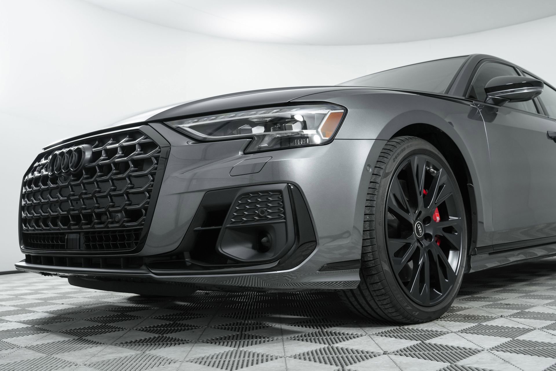 Used 2025 Audi S8 AWD/4WD image 45