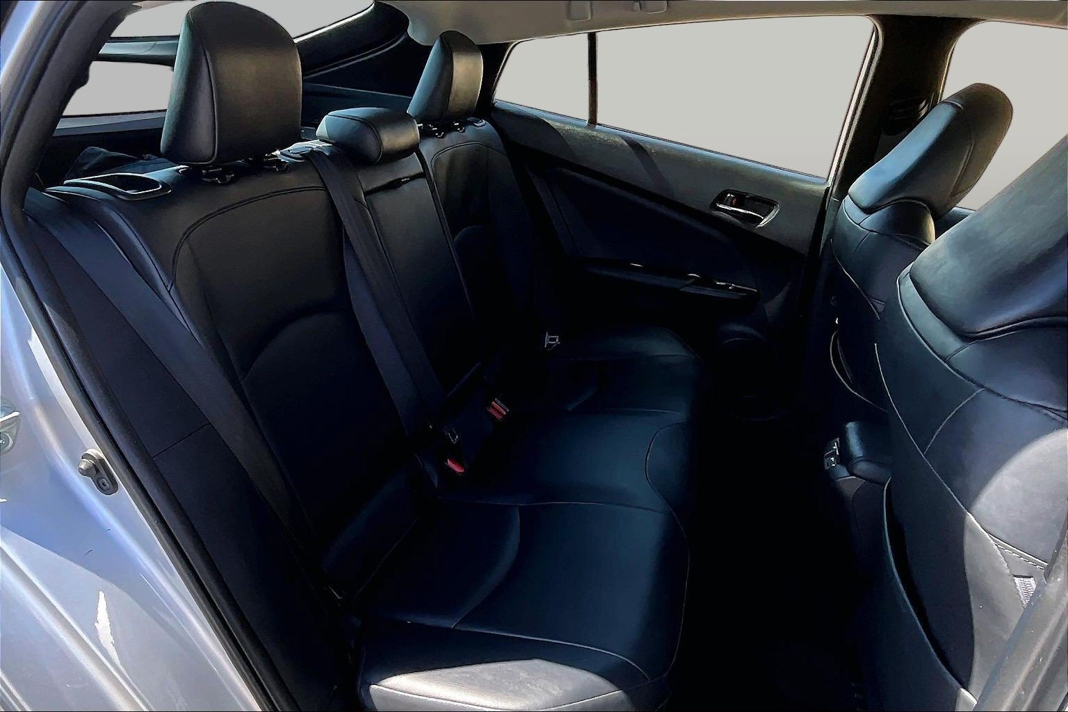 Used 2022 Toyota Prius XLE FWD image 27