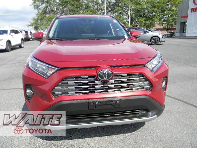 Used 2020 Toyota RAV4 Limited AWD/4WD image 6