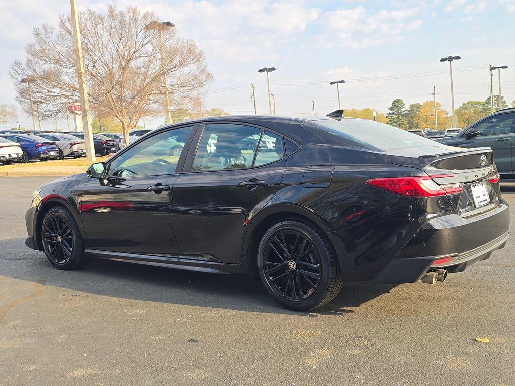 Used 2025 Toyota Camry SE w/ Convenience Package image 5