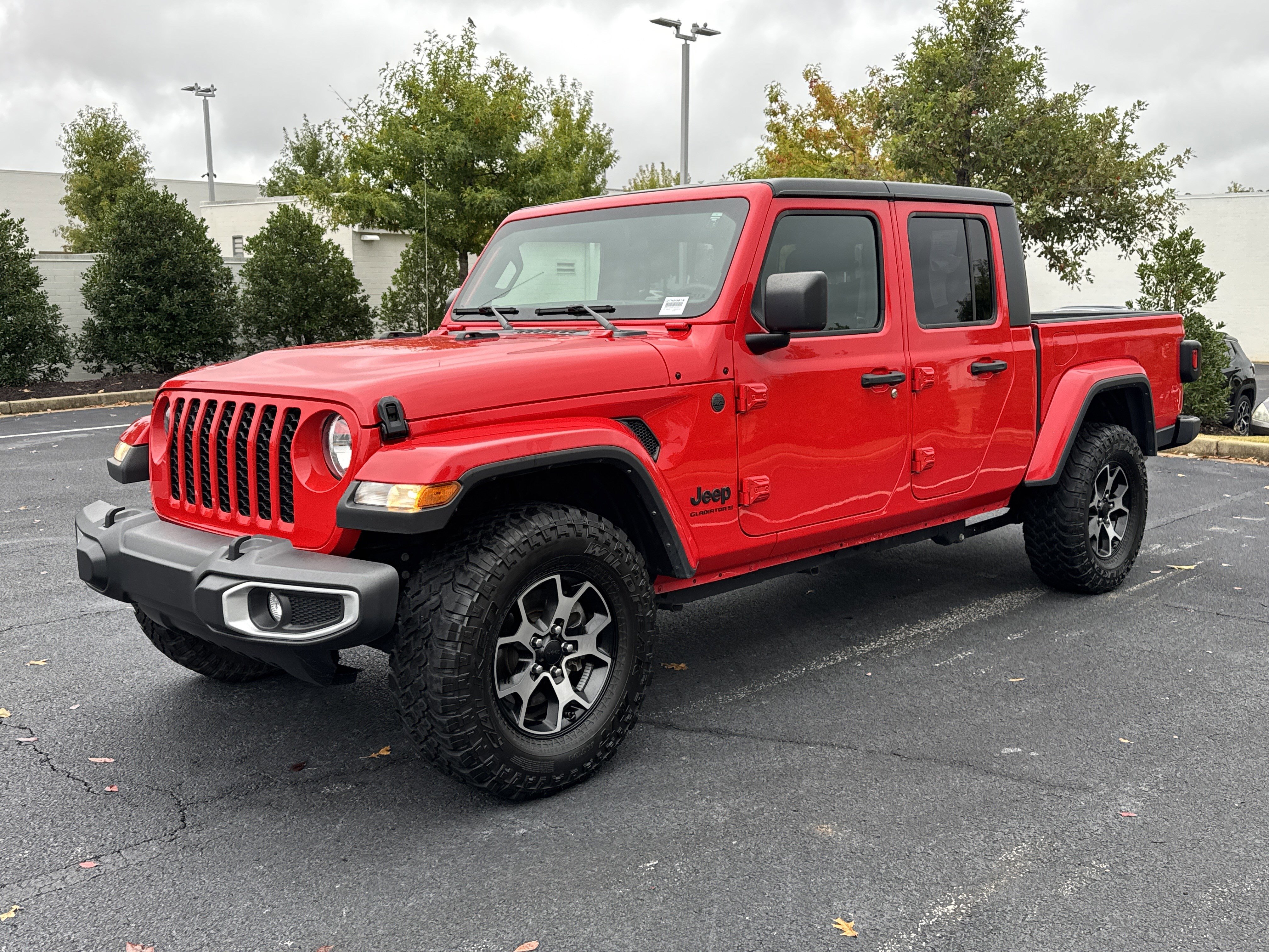 Used 2023 Jeep Gladiator Sport image 5