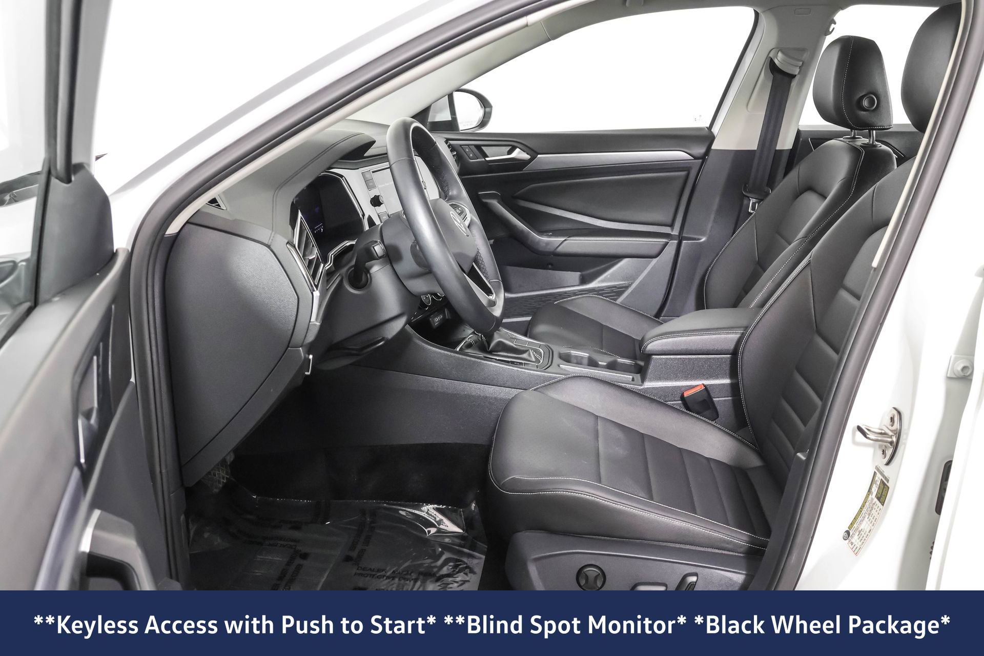 Used 2024 Volkswagen Jetta SE w/ Panoramic Sunroof Package image 7