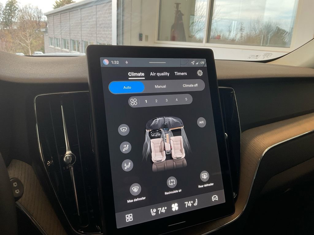 New 2026 Volvo XC60 B5 Plus w/ Protection Package Premier image 22