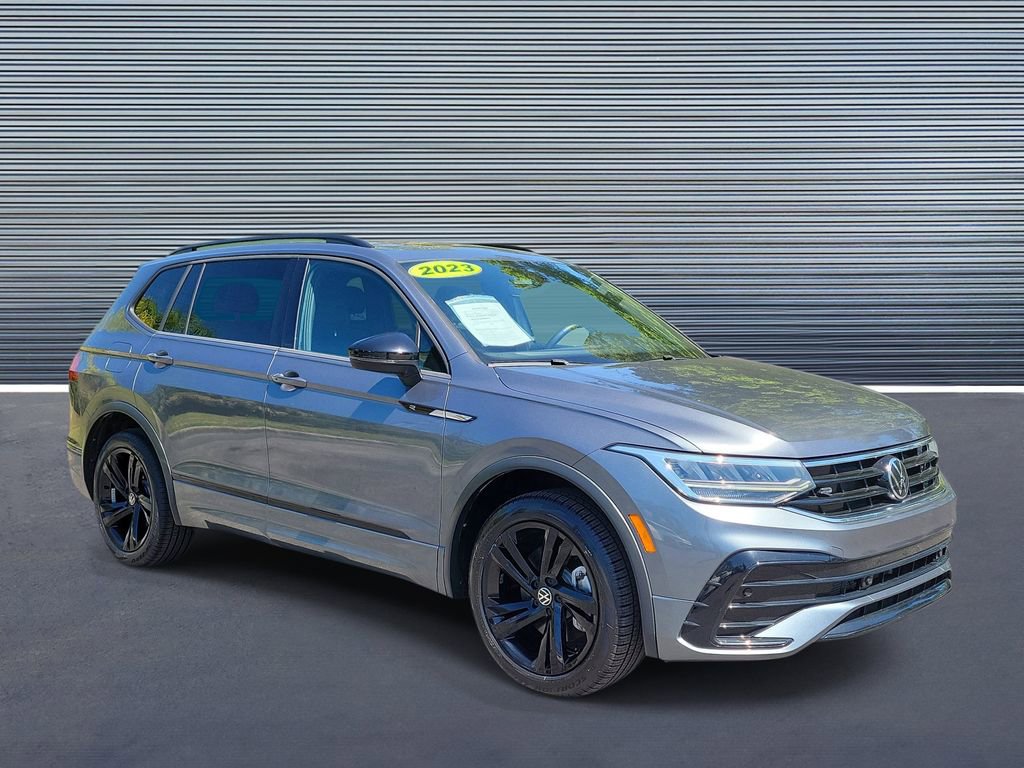 Used 2023 Volkswagen Tiguan SE R-Line image 2