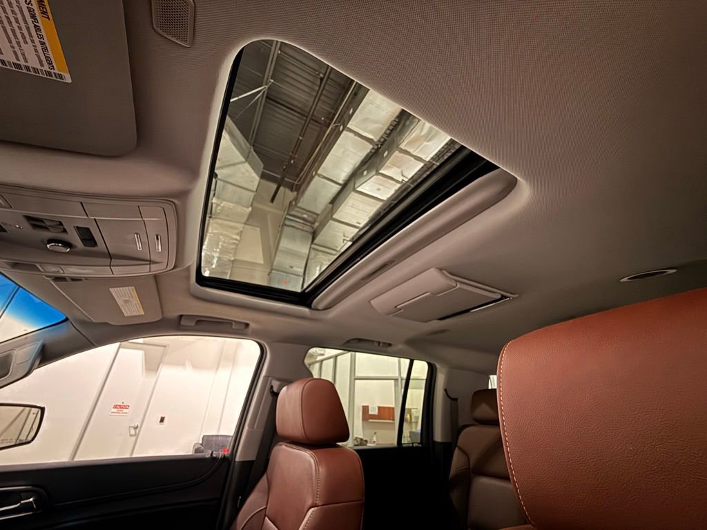 Used 2020 Chevrolet Suburban Premier w/ Premier Plus Edition image 18