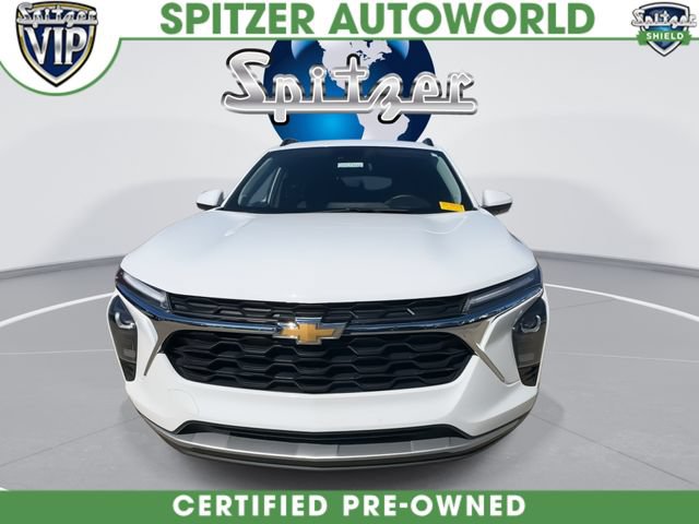 Used 2024 Chevrolet Trax LT w/ Driver Confidence Package FWD image 3