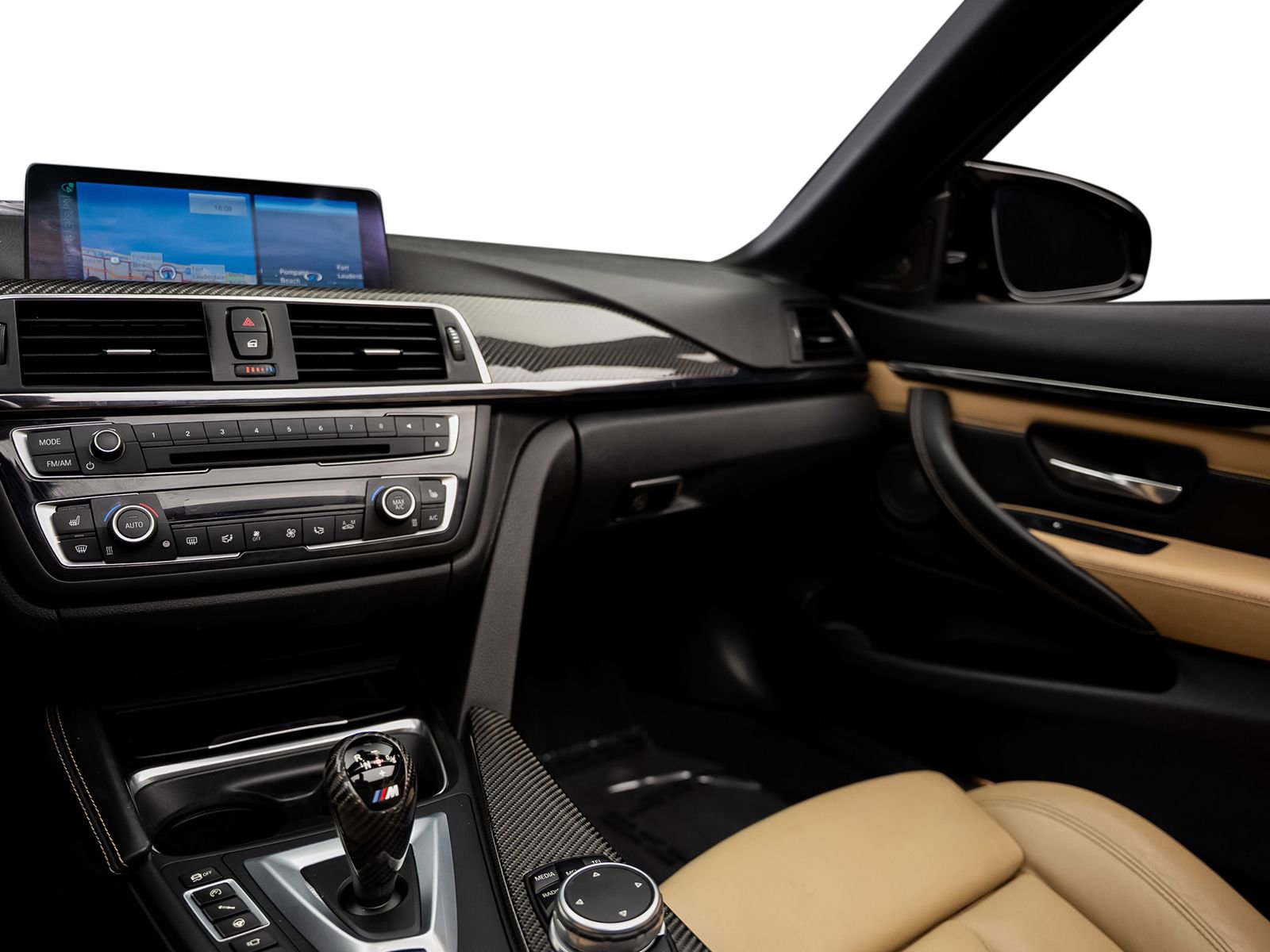 Used 2015 BMW M4 Convertible image 44