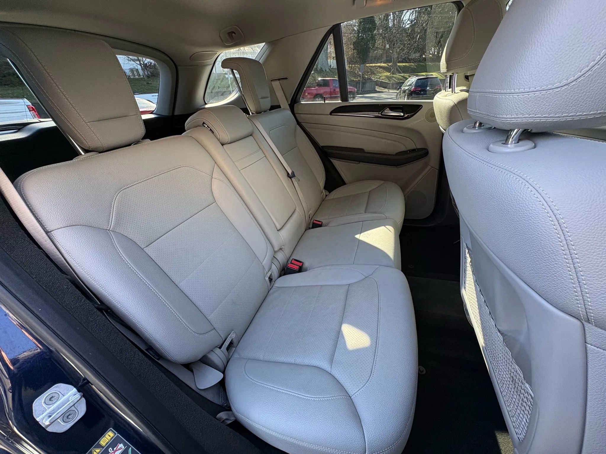 Used 2015 Mercedes-Benz ML 350 4MATIC image 19