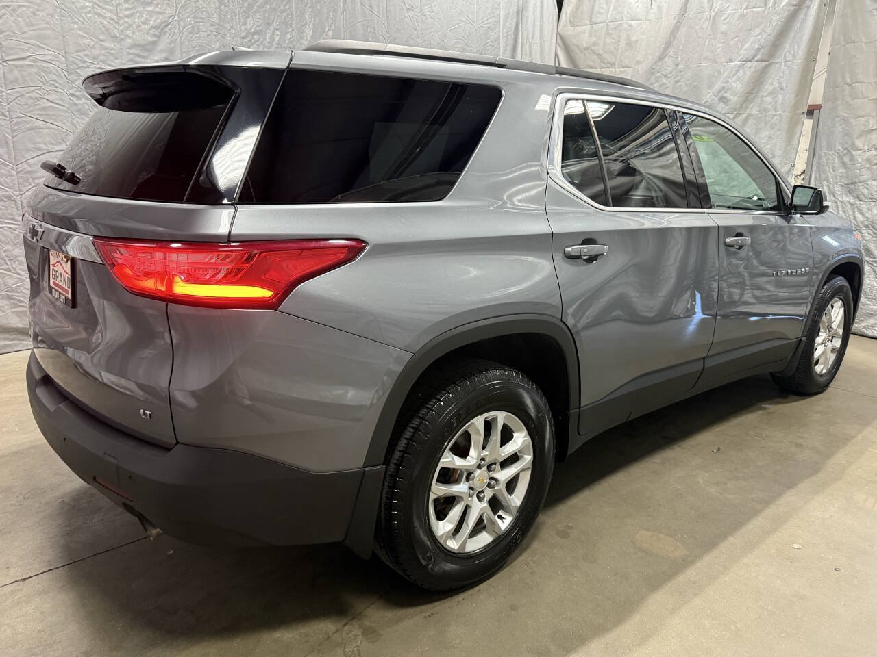 Used 2020 Chevrolet Traverse LT w/ LPO, Floor Liner Package AWD/4WD image 6