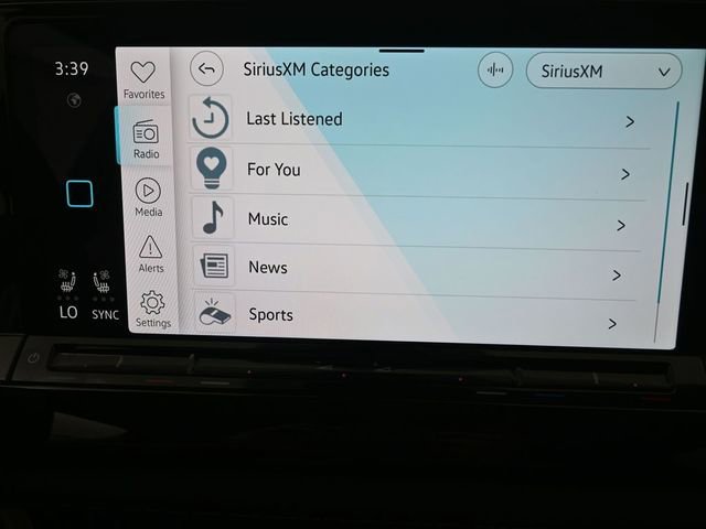 New 2026 Volkswagen Atlas Cross Sport SE image 4