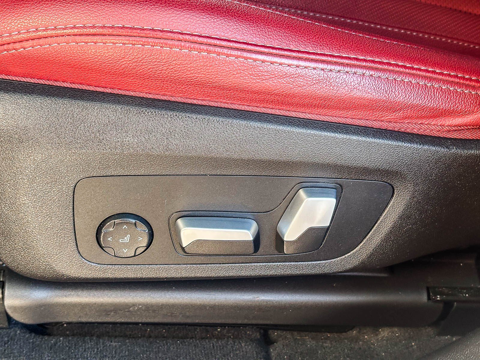 Used 2024 BMW X3 sDrive30i w/ Premium Package image 24