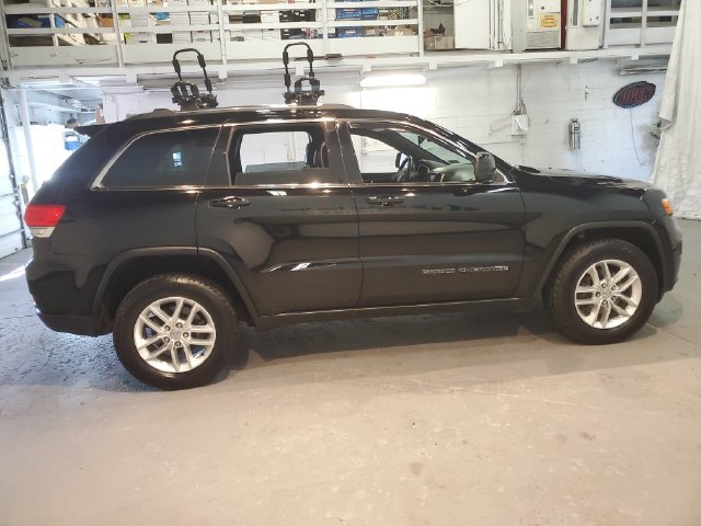 Used 2017 Jeep Grand Cherokee Laredo w/ Quick Order Package 23E AWD/4WD image 8