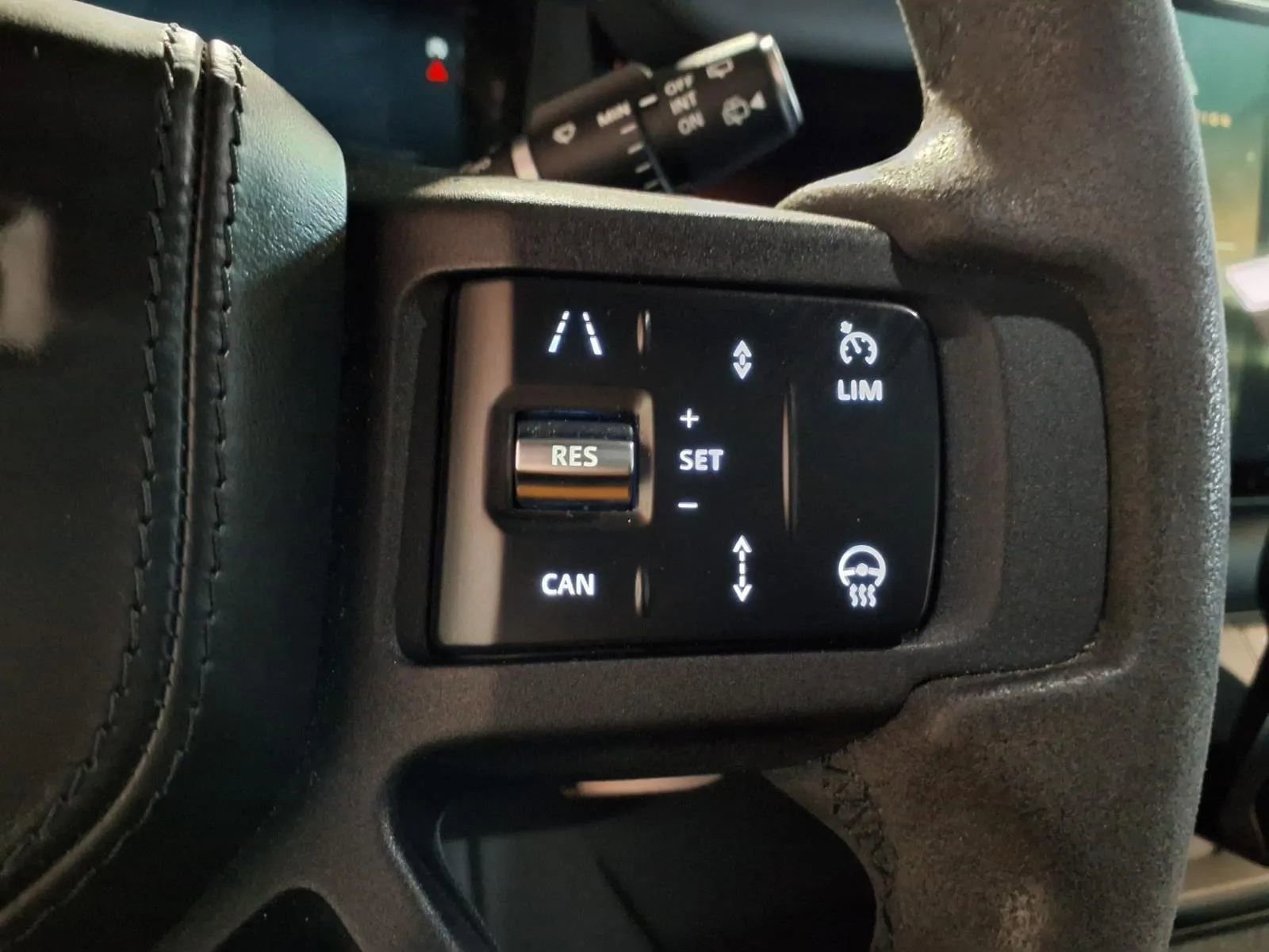 Used 2023 Land Rover Defender 110 V8 image 23