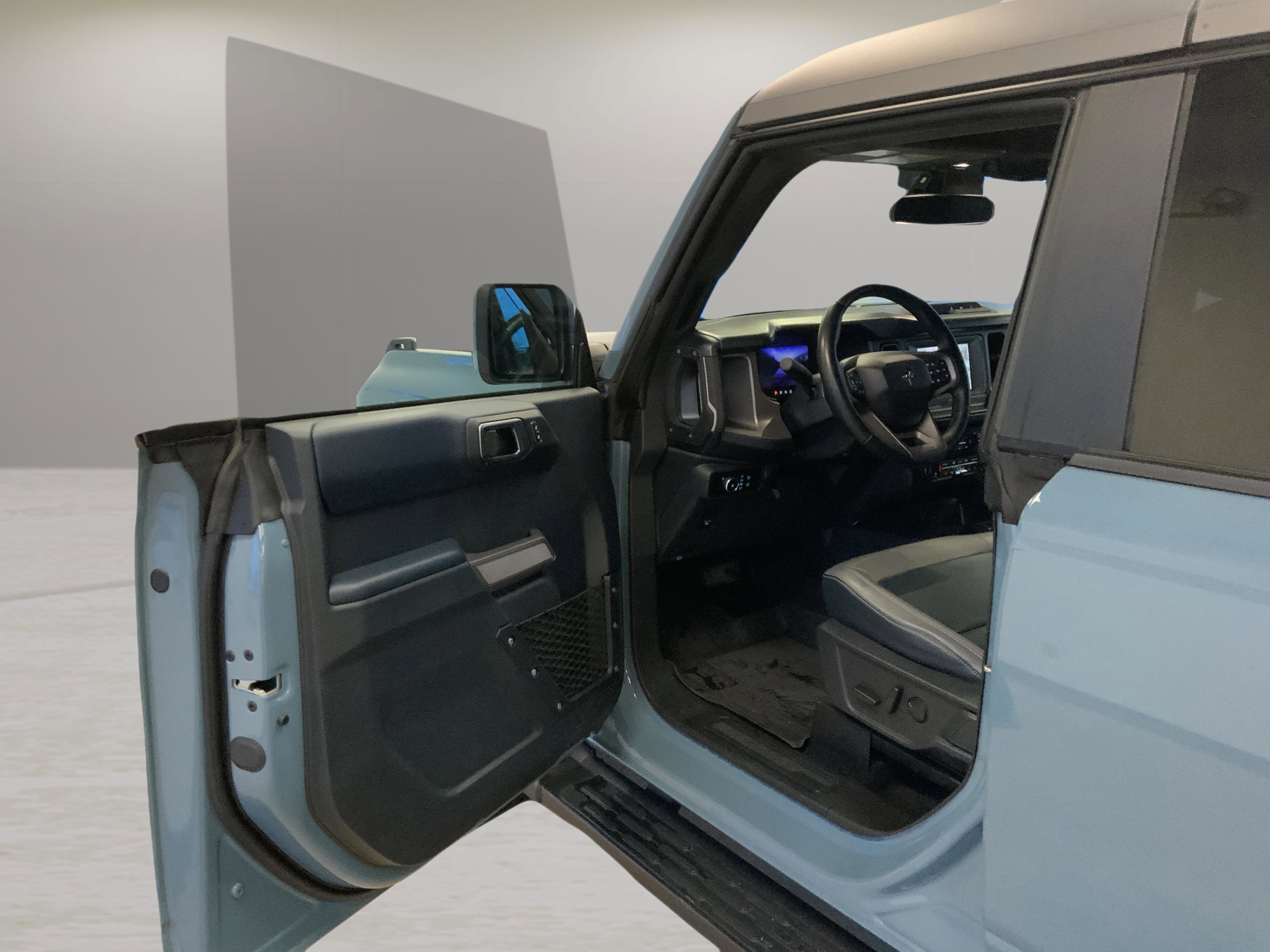 Used 2023 Ford Bronco Outer Banks image 18