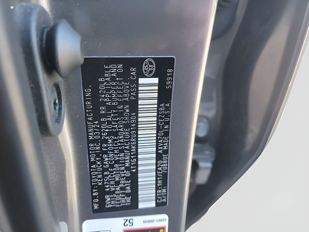 Used 2024 Toyota Camry SE image 30