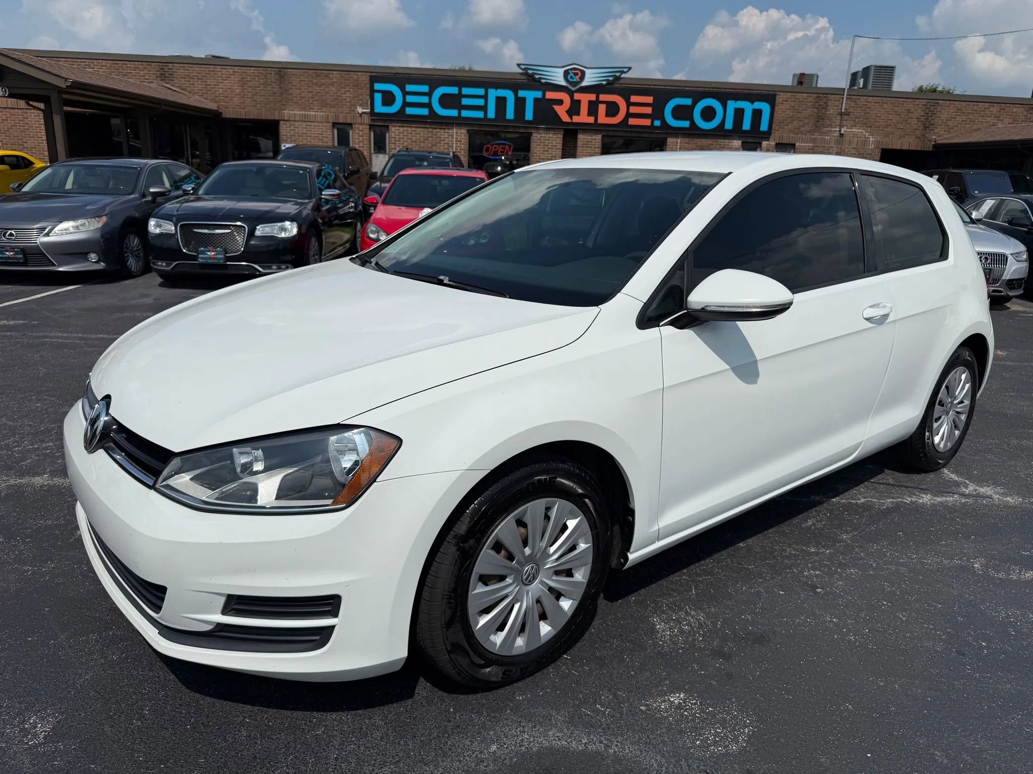 Used 2015 Volkswagen Golf S image 7