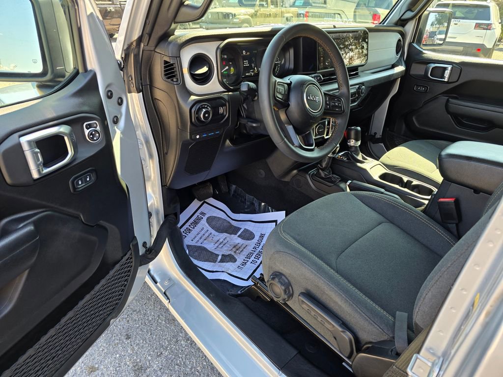 Used 2024 Jeep Wrangler Sport S image 17
