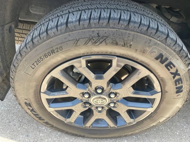 Used 2023 Toyota Sequoia Platinum AWD/4WD image 7