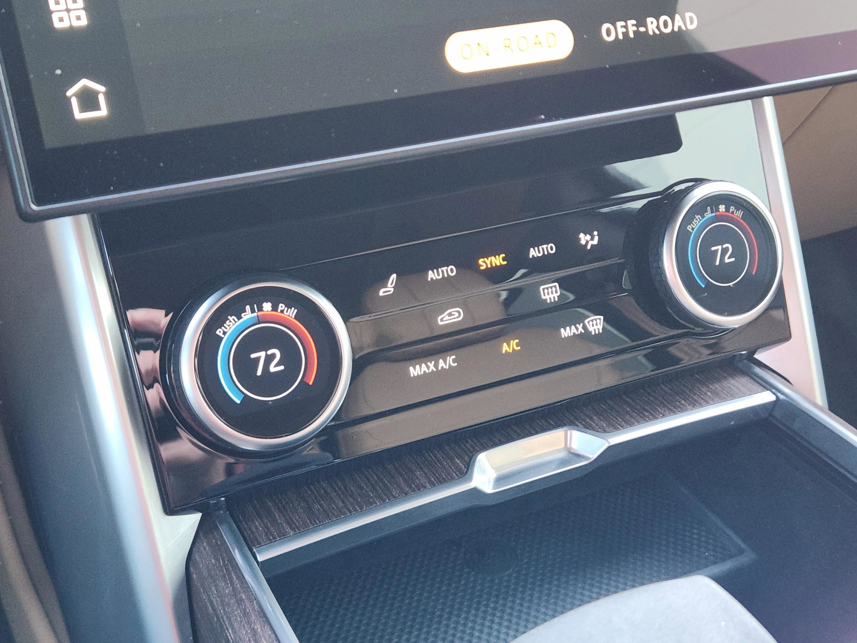 Certified 2023 Land Rover Range Rover Long Wheelbase SE image 19