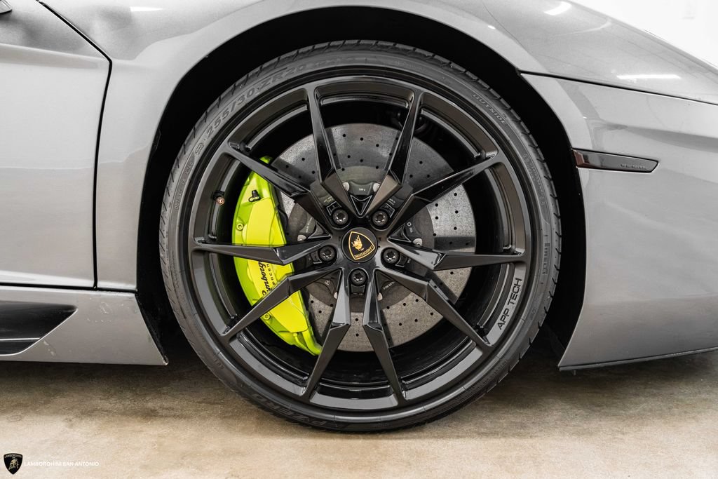 Used 2015 Lamborghini Aventador LP 700-4 AWD/4WD image 9