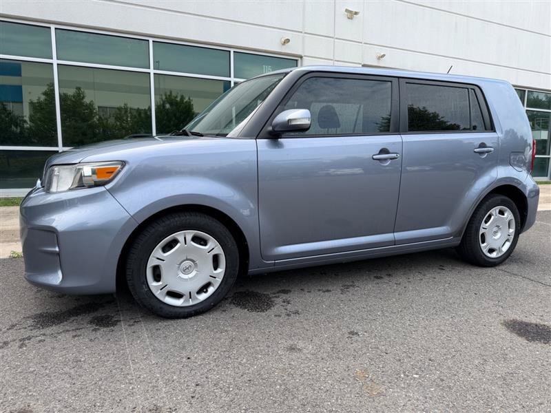 Used 2011 Scion xB FWD image 4