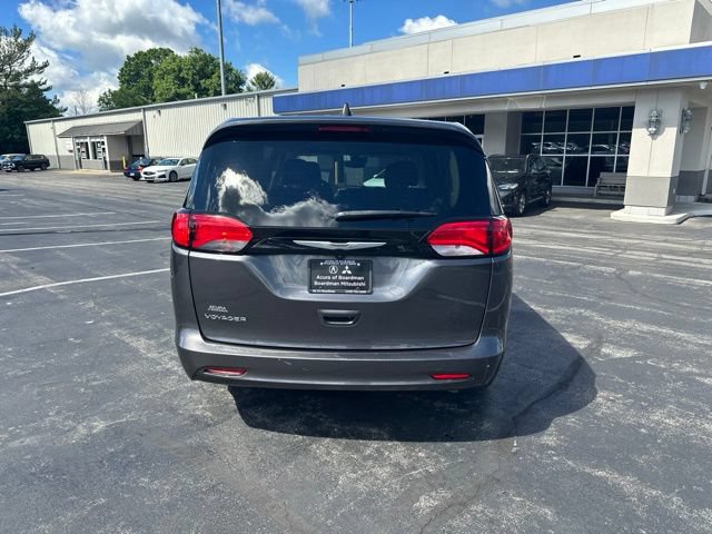 Used 2023 Chrysler Voyager LX FWD image 4