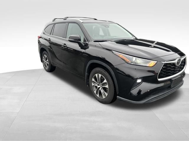 Used 2022 Toyota Highlander XLE