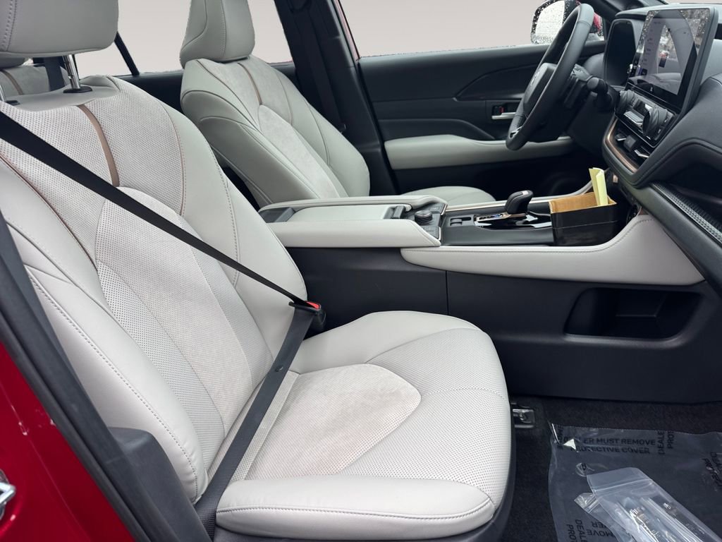 Used 2026 Toyota Grand Highlander AWD Hybrid image 15
