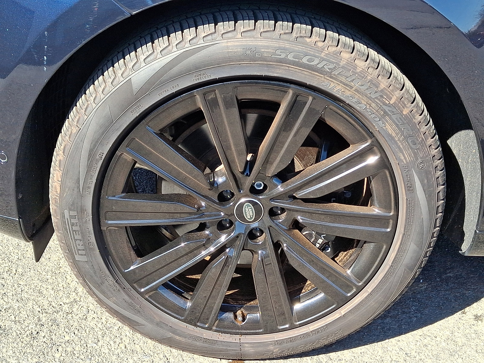 Used 2023 Land Rover Range Rover Long Wheelbase SE image 9