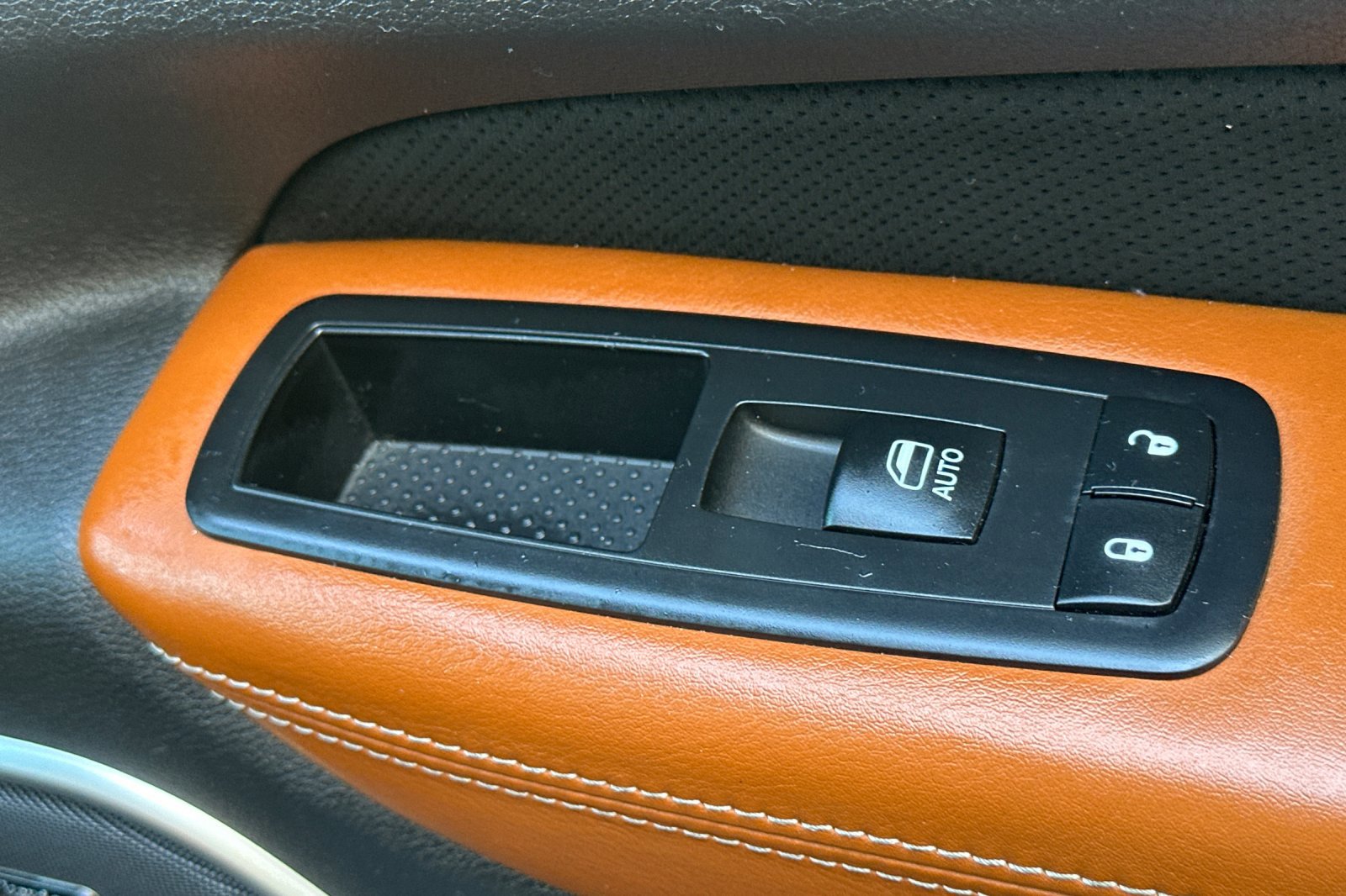 Used 2015 Jeep Grand Cherokee SRT w/ Trailer Tow Group IV image 21