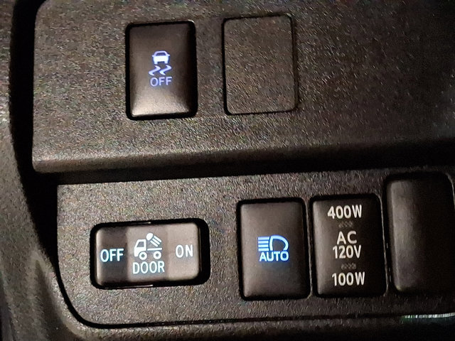 Used 2022 Toyota Tacoma TRD Off-Road w/ Technology Package image 24
