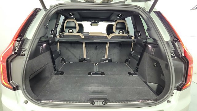 New 2026 Volvo XC90 T8 Plus w/ Protection Package Premier AWD/4WD image 46