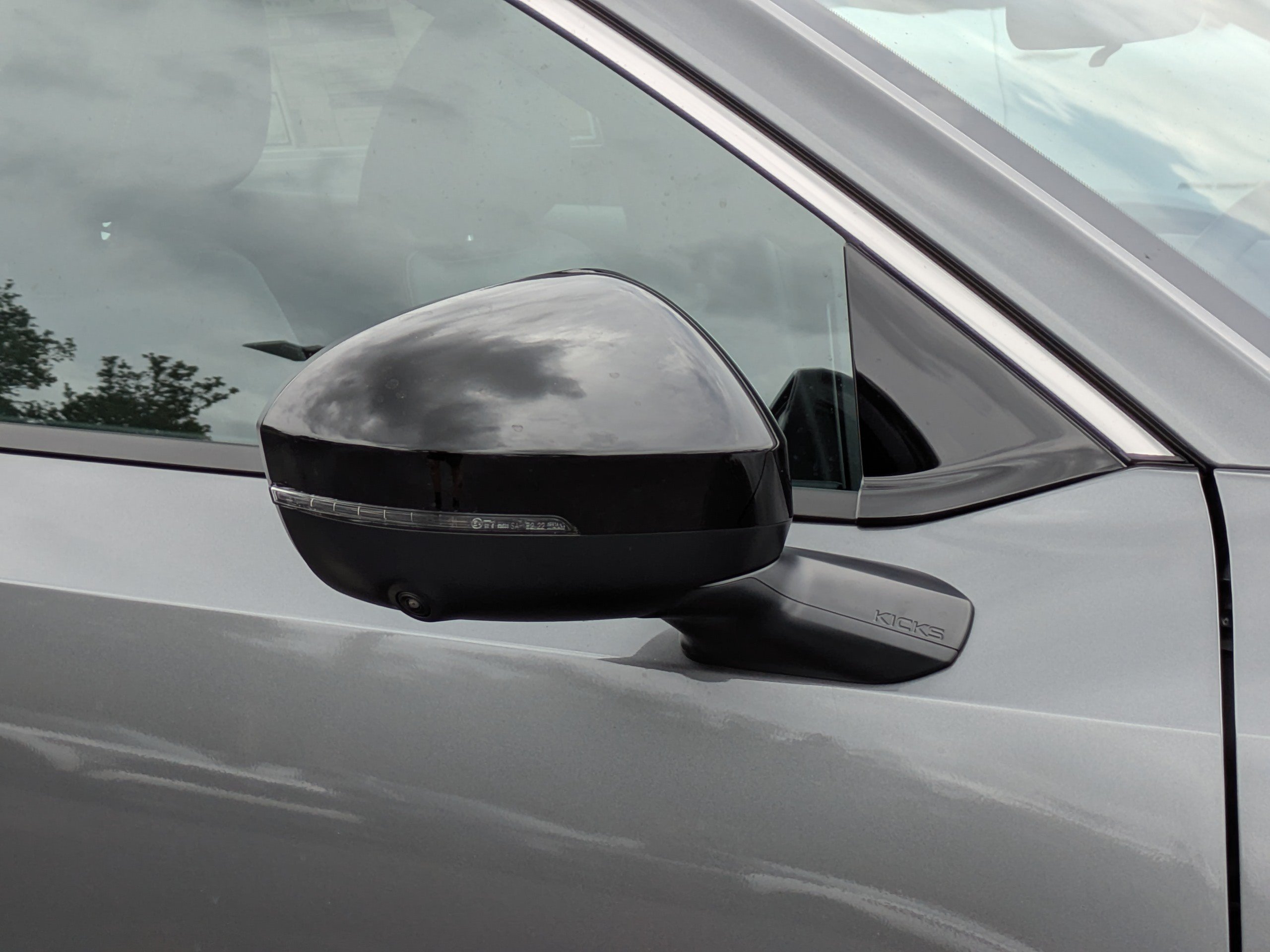 New 2026 Nissan Kicks SR FWD image 12