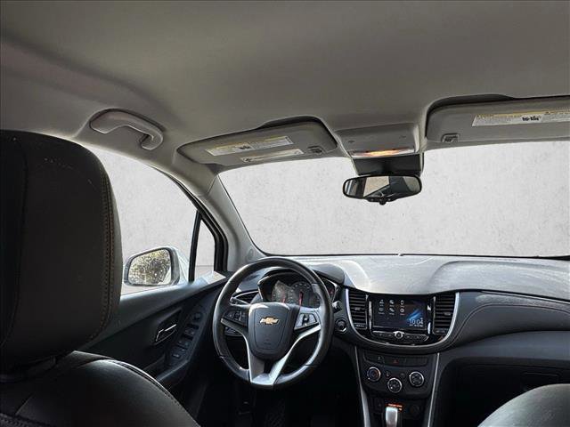 Used 2017 Chevrolet Trax LT w/ LT Convenience Package FWD image 19
