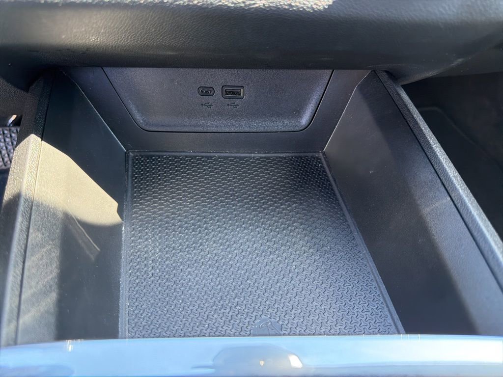 Used 2025 Chevrolet Equinox LT w/ Convenience Package II image 18