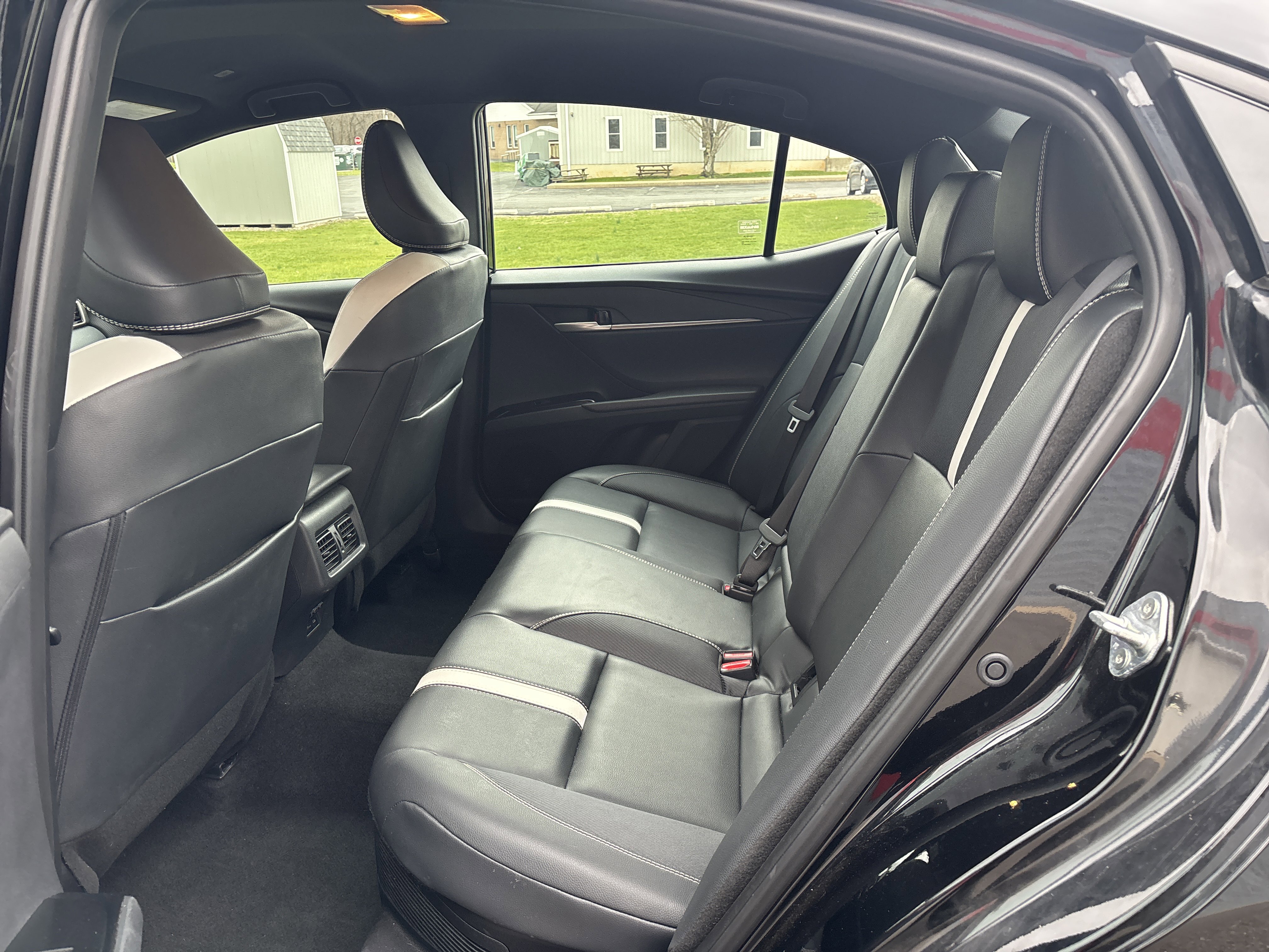 Used 2025 Toyota Camry SE FWD image 14