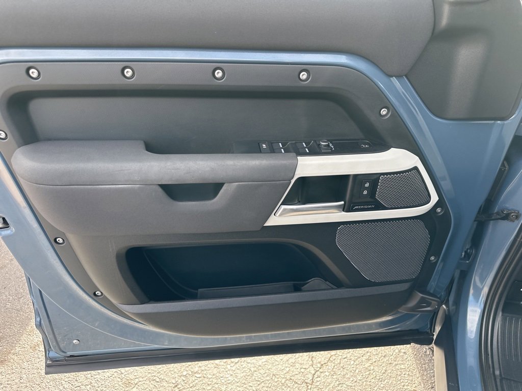 Used 2023 Land Rover Defender 110 S image 17