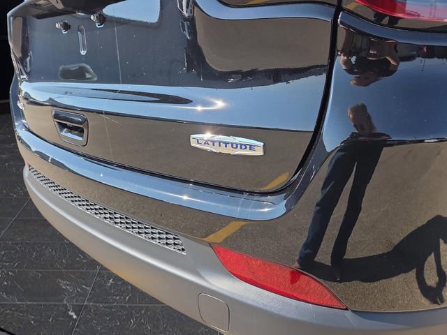 Used 2025 Jeep Compass Latitude w/ Sun & Sound Group image 37