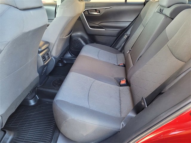 Used 2020 Toyota RAV4 XLE image 18