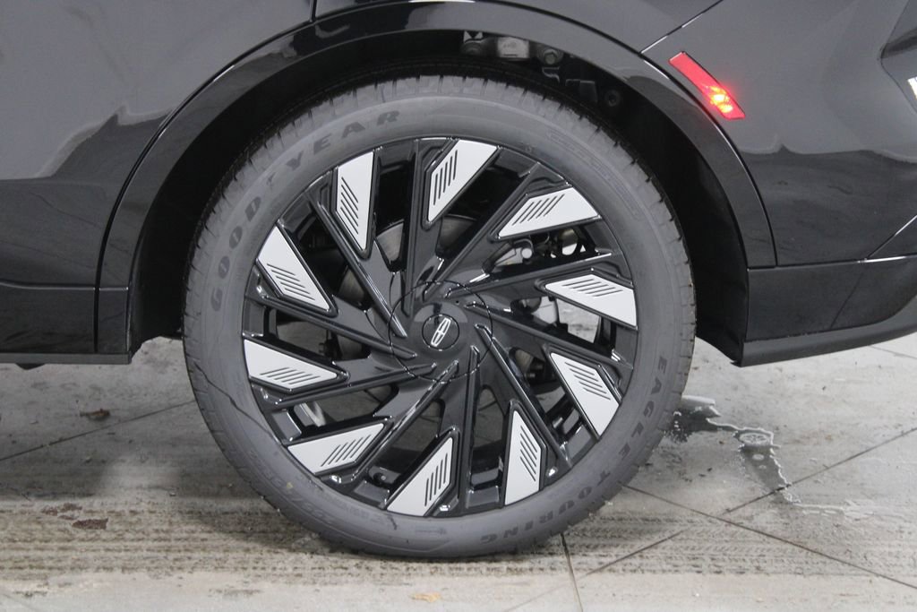 New 2026 Lincoln Nautilus Reserve w/ Jet Appearance Package image 18