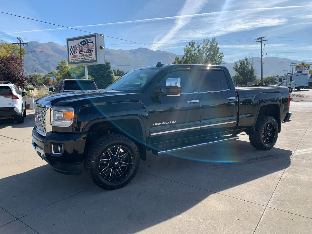 Used 2016 GMC Sierra 2500 Denali w/ Duramax Plus Package image 2