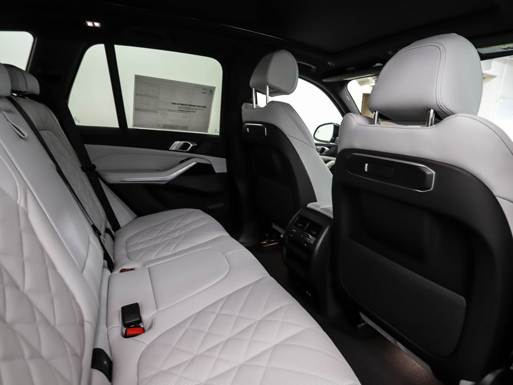 New 2026 BMW X5 xDrive40i w/ M Sport Package image 27