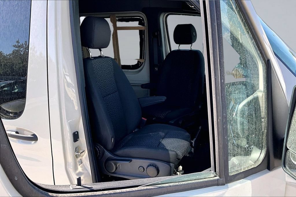 Used 2025 Mercedes-Benz Sprinter 2500 image 13