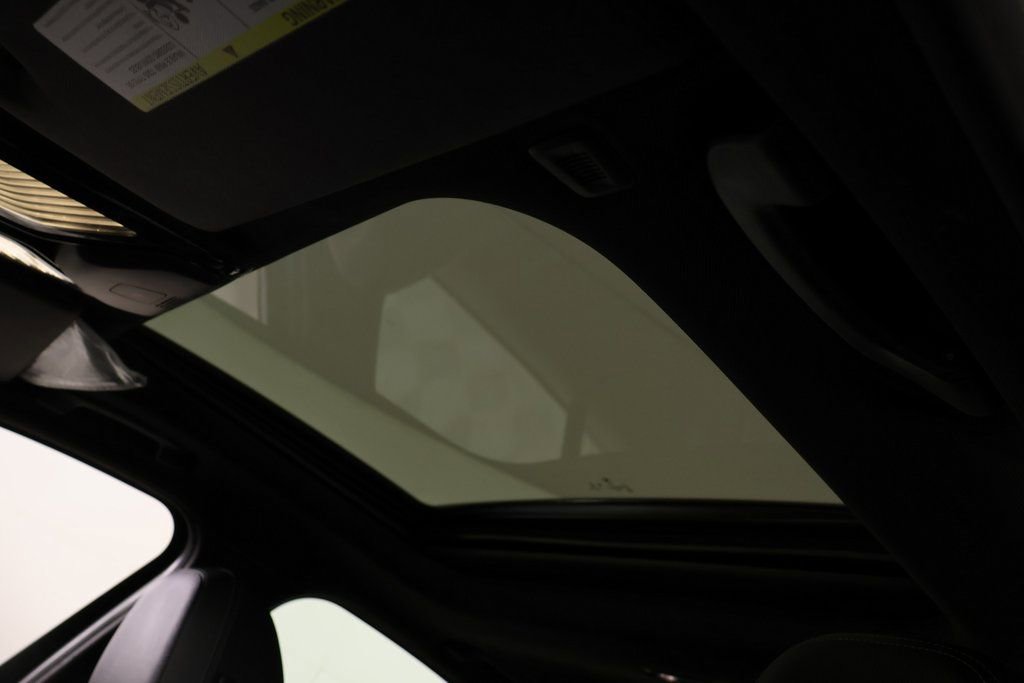 Used 2023 BMW 330i xDrive Sedan image 16