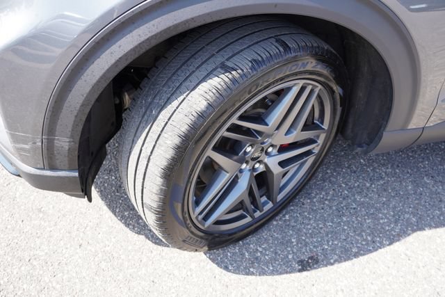 Used 2025 Ford Explorer ST-Line w/ ST-Line Street Pack AWD/4WD image 13