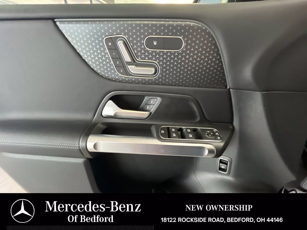 Used 2026 Mercedes-Benz GLB 250 4MATIC image 11