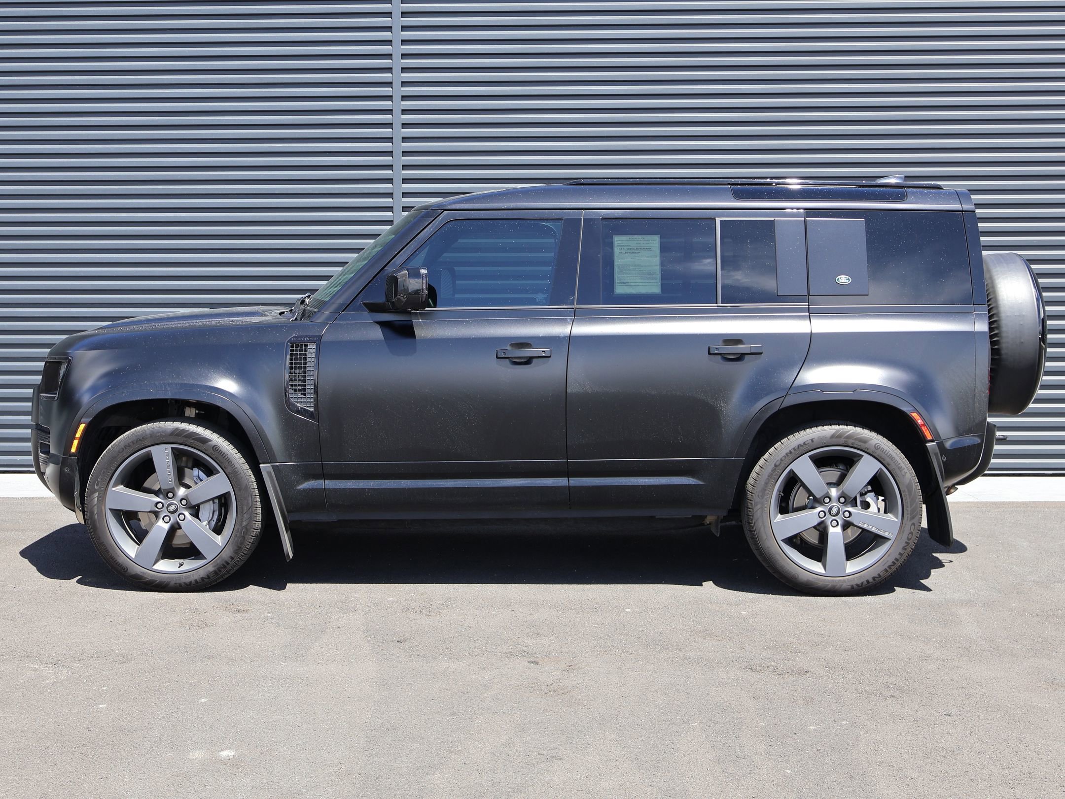 Used 2024 Land Rover Defender 110 X-Dynamic SE AWD/4WD image 8