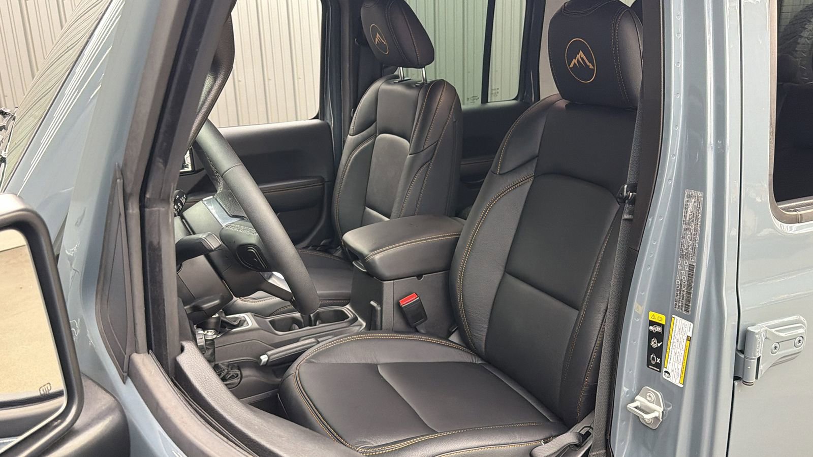 Used 2025 Jeep Wrangler Unlimited Sahara w/ Safety Group AWD/4WD image 32