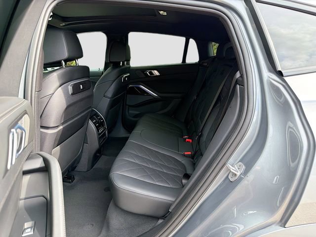 Used 2024 BMW X6 xDrive40i image 21